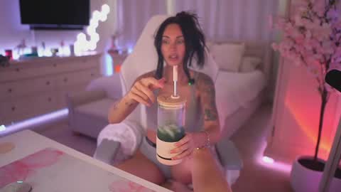 sashawest_official online show from July 2026 10:50:01 PM