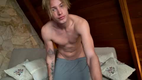 Snapshot of sashenkka chatting on May 2026 10:48:01 PM Sasha -- online show from May 2026 10:48:01 PM