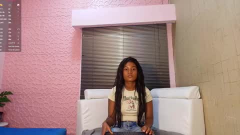 SashhaLux22 online show from March 2025 05:40:01 AM