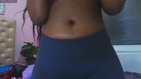 SashhaLux22 online show from March 2025 09:40:02 AM