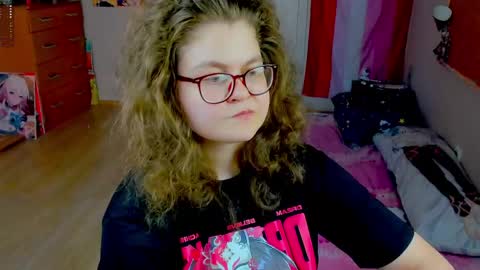 Snapshot of sashy_way chatting on May 2026 04:22:02 PM .Alexandra online show from May 2026 04:22:02 PM