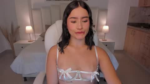 saskia litt online show from December 2025 03:59:01 AM