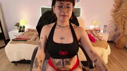saskia_vellour online show from May 2026 07:20:02 PM