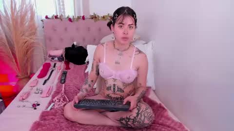 saskia_vellour online show from July 2026 06:28:01 PM