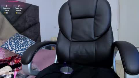 saskiagrendel online show from March 2026 12:05:01 AM