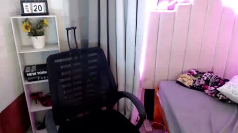 sassy_kimmyy online show from April 2026 12:29:02 PM