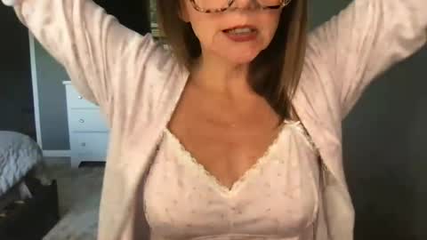 sassynsweetmilf online show from June 2026 01:47:01 PM