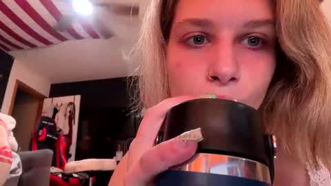sassysquirtsmmm online show from May 2026 11:11:01 PM