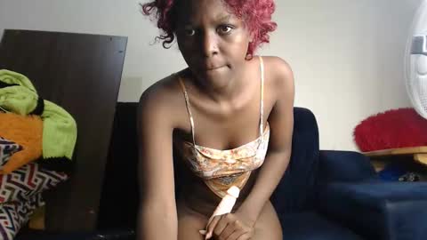 Snapshot of sassyvece12 chatting on October 2025 01:57:01 AM Sassy online show from October 2025 01:57:01 AM