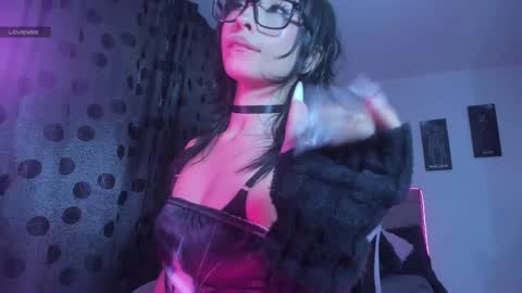    im expecting 300 thumbs up on my altar online show from September 2025 11:30:01 PM