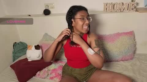 Snapshot of saturno_vibes chatting on March 2026 07:12:02 AM saturno_vibes online show from March 2026 07:12:02 AM