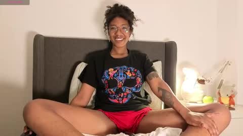 Snapshot of saturno_vibes chatting on April 2026 01:56:02 PM saturno_vibes online show from April 2026 01:56:02 PM