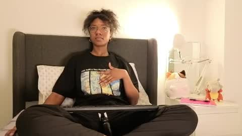 Snapshot of saturno_vibes chatting on May 2026 12:33:01 PM saturno_vibes online show from May 2026 12:33:01 PM