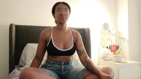 saturno_vibes online show from July 2026 04:09:02 PM