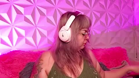 Gina George online show from November 2025 01:05:02 AM