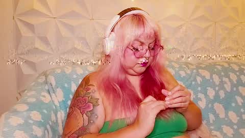 Snapshot of satyn_doll chatting on June 2026 01:44:02 AM Gina George online show from June 2026 01:44:02 AM