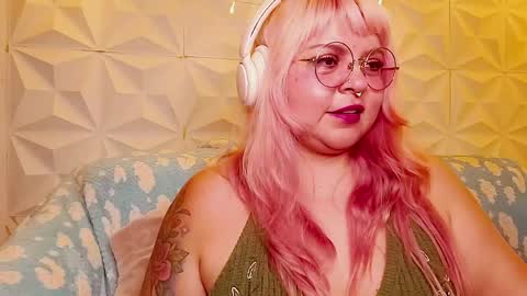 Snapshot of satyn_doll chatting on June 2026 11:44:01 PM Gina George online show from June 2026 11:44:01 PM