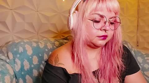 Snapshot of satyn_doll chatting on June 2026 11:42:02 PM Gina George online show from June 2026 11:42:02 PM
