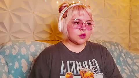Snapshot of satyn_doll chatting on June 2026 10:13:02 PM Gina George online show from June 2026 10:13:02 PM