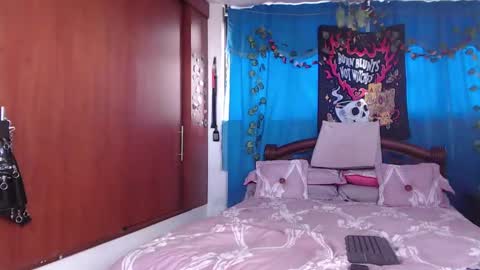 Snapshot of saucy_zaren chatting on March 2025 03:49:02 PM Zaren online show from March 2025 03:49:02 PM