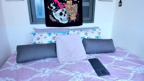 Zaren online show from April 2026 08:03:02 PM