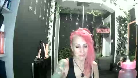 SaucySky online show from April 2026 11:06:01 PM