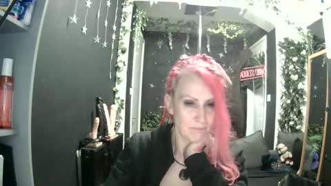 SaucySky online show from May 2026 09:43:01 PM