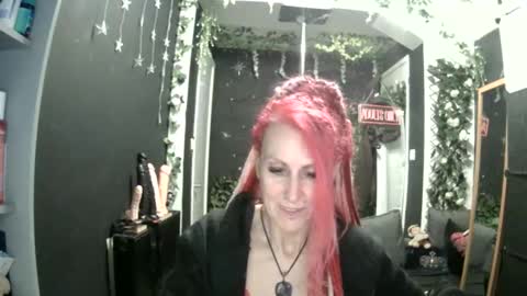 SaucySky online show from May 2026 11:00:02 PM