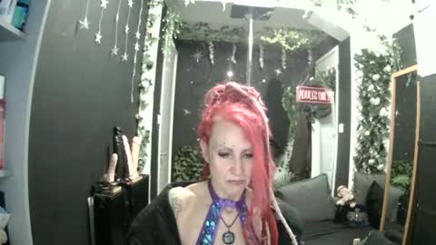 SaucySky online show from May 2026 07:45:02 PM