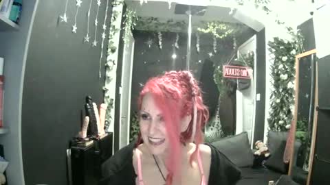 SaucySky online show from May 2026 08:58:01 PM