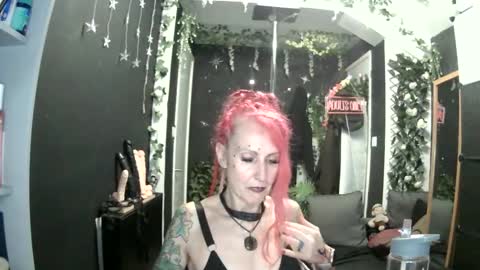 SaucySky online show from May 2026 09:23:02 PM