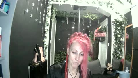 SaucySky online show from May 2026 10:51:02 PM