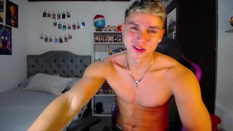 Snapshot of saulomiralles chatting on September 2025 12:22:02 AM Saulo online show from September 2025 12:22:02 AM