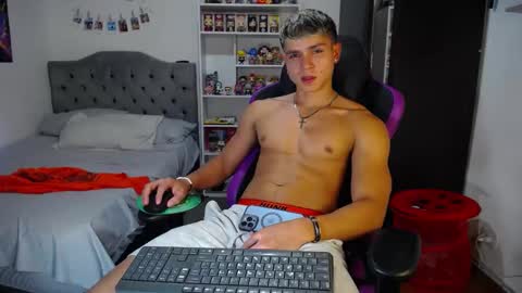 Snapshot of saulomiralles chatting on September 2025 11:37:01 PM Saulo online show from September 2025 11:37:01 PM