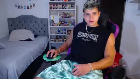 Snapshot of saulomiralles chatting on October 2025 11:02:01 PM Saulo online show from October 2025 11:02:01 PM