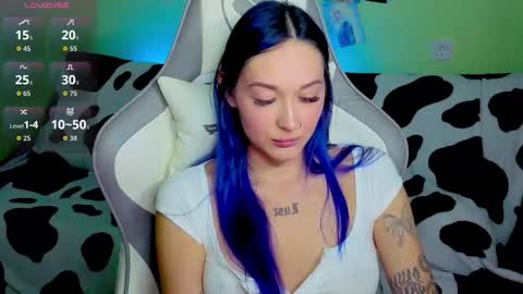 Snapshot of savage_lust_ chatting on October 2025 02:44:01 AM Ariel online show from October 2025 02:44:01 AM