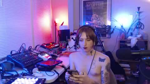 savagewaves online show from April 2026 01:42:02 AM