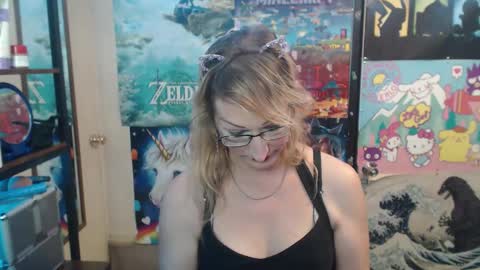 Savanah online show from November 2025 10:32:02 PM