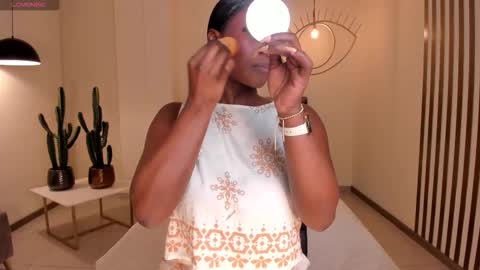 S a v a n n a h  online show from November 2025 01:17:02 PM