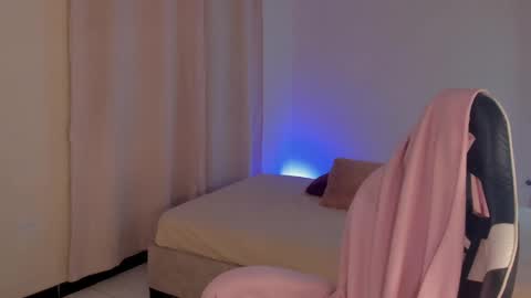 Snapshot of savannahwildee chatting on February 2025 03:52:01 PM Savannahwildee online show from February 2025 03:52:01 PM