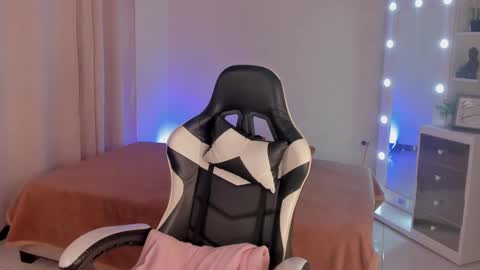 Snapshot of savannahwildee chatting on February 2025 03:19:01 PM Savannahwildee online show from February 2025 03:19:01 PM