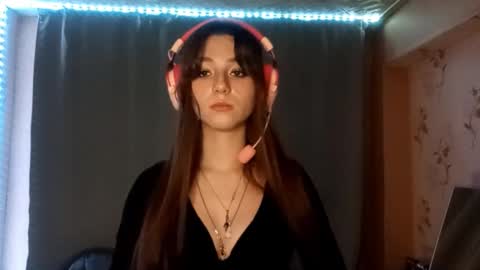 Sophie online show from October 2025 04:17:02 PM