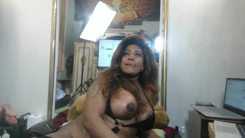 Snapshot of savonsex chatting on March 2025 04:00:02 PM savonsex online show from March 2025 04:00:02 PM