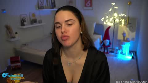 Snapshot of savvage_play chatting on December 2024 07:43:02 PM Naomi online show from December 2024 07:43:02 PM