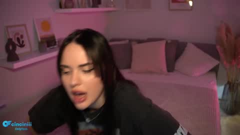 Snapshot of savvage_play chatting on February 2025 07:38:01 PM Naomi online show from February 2025 07:38:01 PM