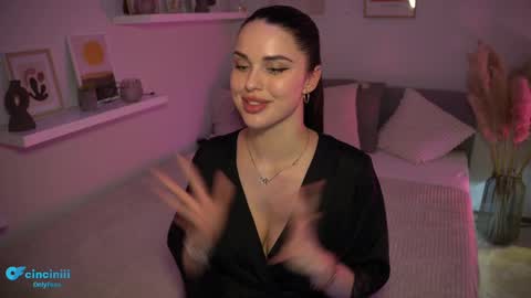 Snapshot of savvage_play chatting on February 2025 10:37:01 PM Naomi online show from February 2025 10:37:01 PM