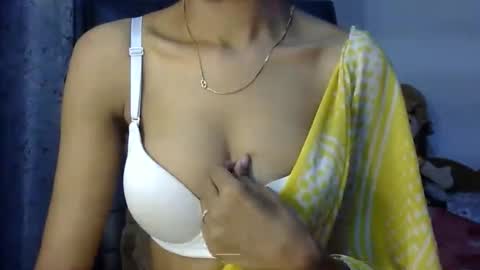 Snapshot of saxee_love chatting on November 2025 04:18:02 PM saxee online show from November 2025 04:18:02 PM