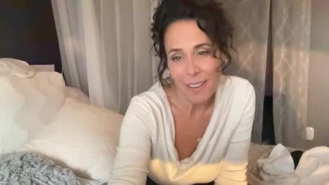 Good Girls Say Please...and Thank You online show from February 2025 11:26:01 PM