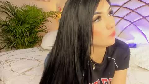 Snapshot of scarlet__hill chatting on January 2025 05:37:02 AM scarlet hill online show from January 2025 05:37:02 AM