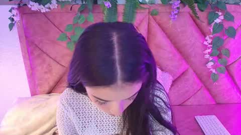 Snapshot of scarlet_anderson1 chatting on October 2025 04:23:02 AM Scarlet online show from October 2025 04:23:02 AM